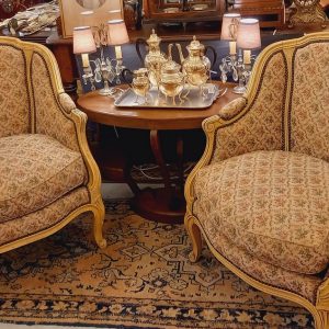 Paire de Fauteuils anciens dits Bergères de style Louis XV époque 1930, beaux fauteuils