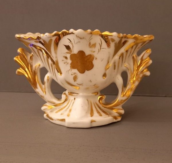 Vase de Mariée ou Vase d'église en Porcelaine de Paris Blanc et doré