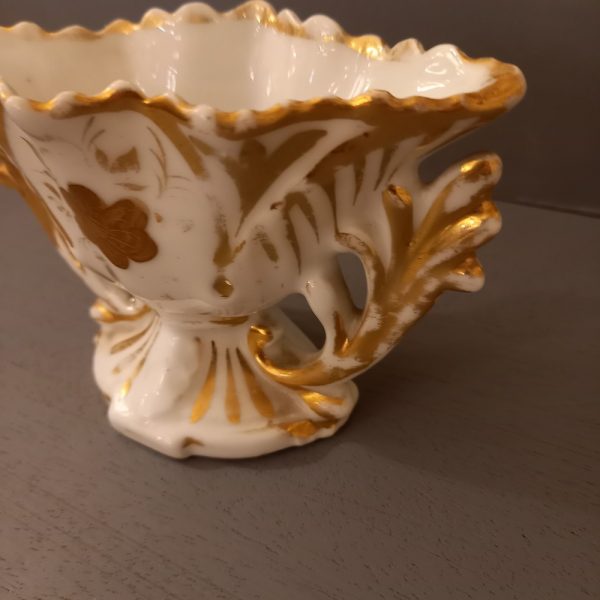 Vase de Mariée ou Vase d'église en Porcelaine de Paris Blanc et doré