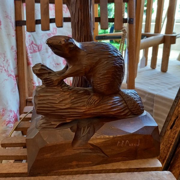Lampe Marmotte en bois Signée Caron