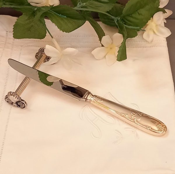 10 Porte-Couteaux en métal blanc Décor de fleurs et coquille
