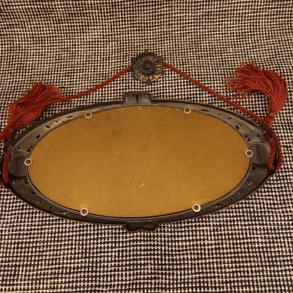 Petit Miroir ovale 1900 Régule, miroir biseauté Accroche cordon