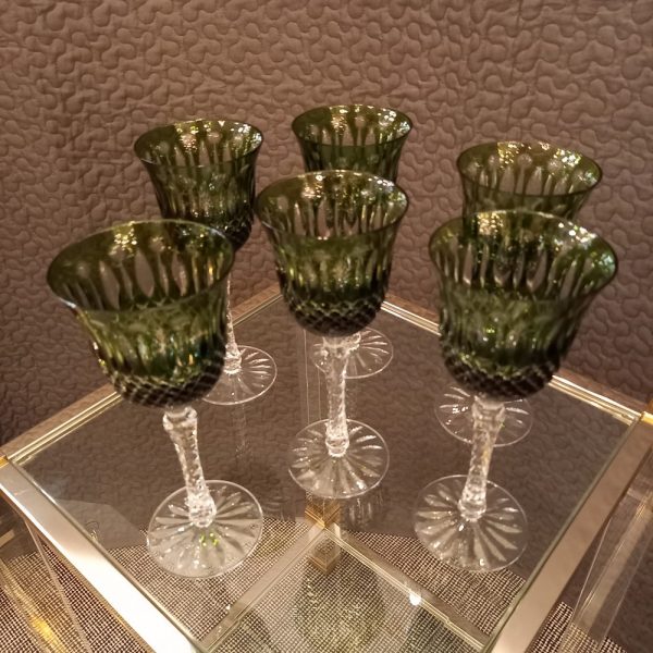 6 verres en cristal taillé vert
