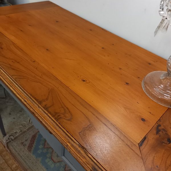 Table - Bureau Patinée en gris, plateau bois ciré,