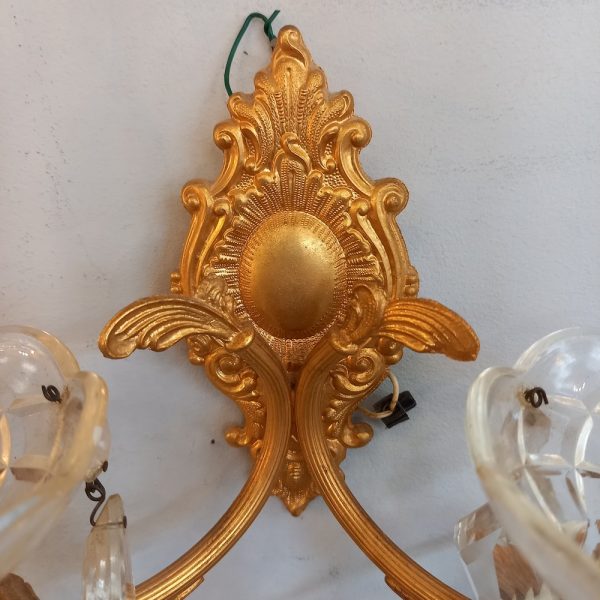 Paire d'Appliques style Louis XV Métal doré et Pampilles en verre taillé