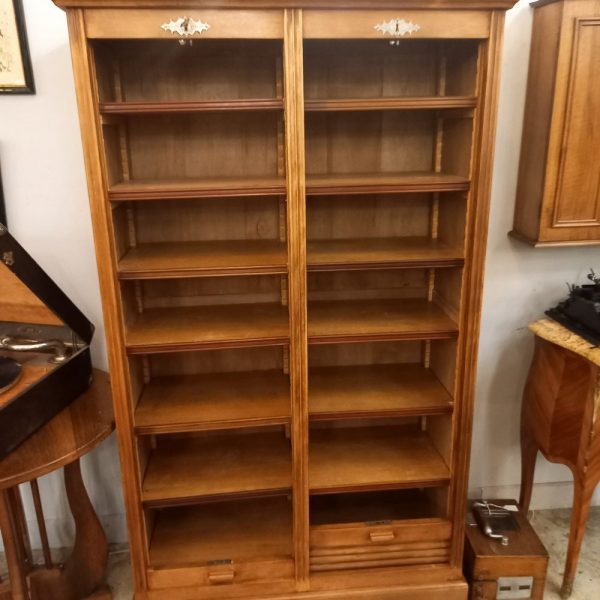 Classeur à Double Rideaux, Déco Vintage