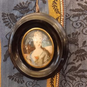 Cadre ovale, Napoléon III Epoque XIXè Bois noirci et verre bombé