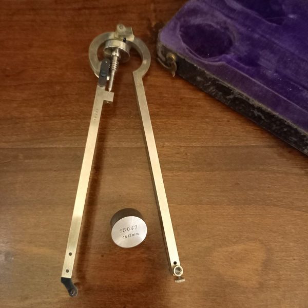 Planimètre ? Instrument de Mesure pour le calcul des surfaces