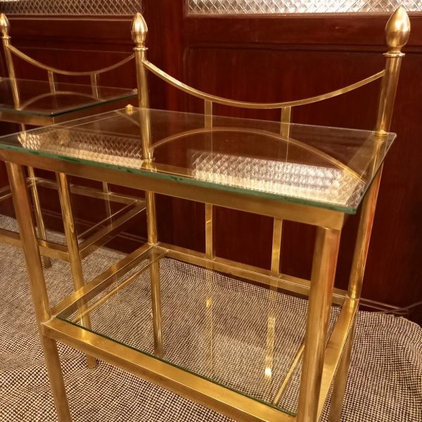 Paire de Chevets Vintage Verre et Laiton 2 Plateaux