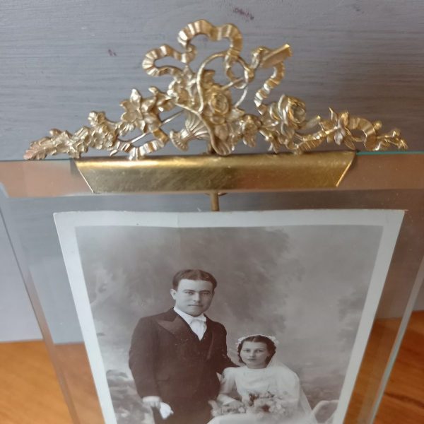 Cadre Photo Vertical Modèle Vertical, à poser ou suspendre, Bronze Petit fronton, Décor Nœud, Ruban et panier fleuri, Louis XVI
