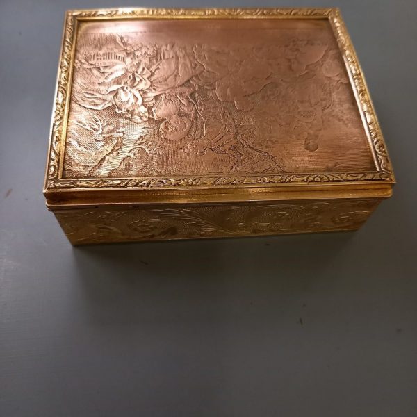 Boite Laiton, Couvercle Cuivre Interieur Velours vert foncé Gravure Le Nid d'après François Boucher (intitulé également les présents des bergers)