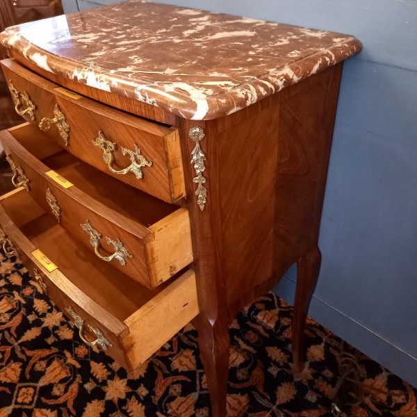 Petite Commode marquetée, Style Transition Plateau marbre