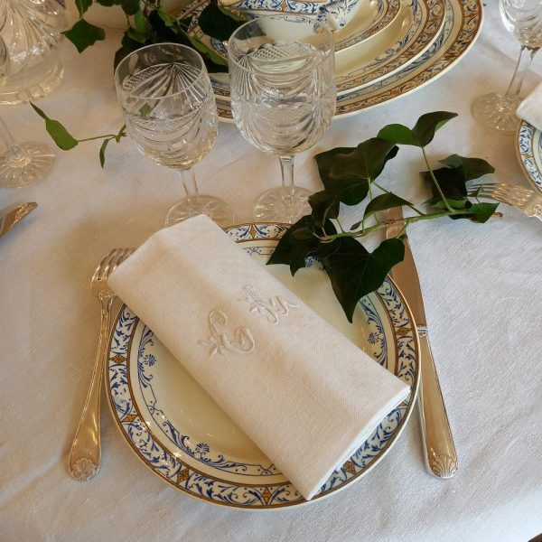 Service de table en faïence de Creil-Montereau Modèle Colbert Epoque XIXè, 37 pièces