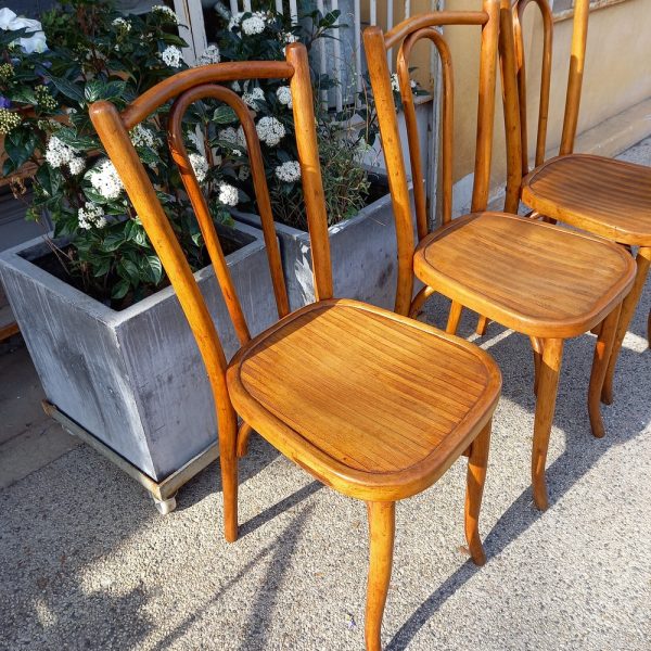 3 Chaises de Bistrot , Hêtre époque 1940, Chaises de bistrot, chaises de cuisine, chaises Vintage