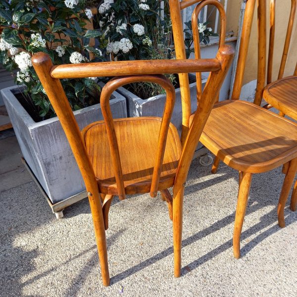 3 Chaises de Bistrot , Hêtre époque 1940, Chaises de bistrot, chaises de cuisine, chaises Vintage