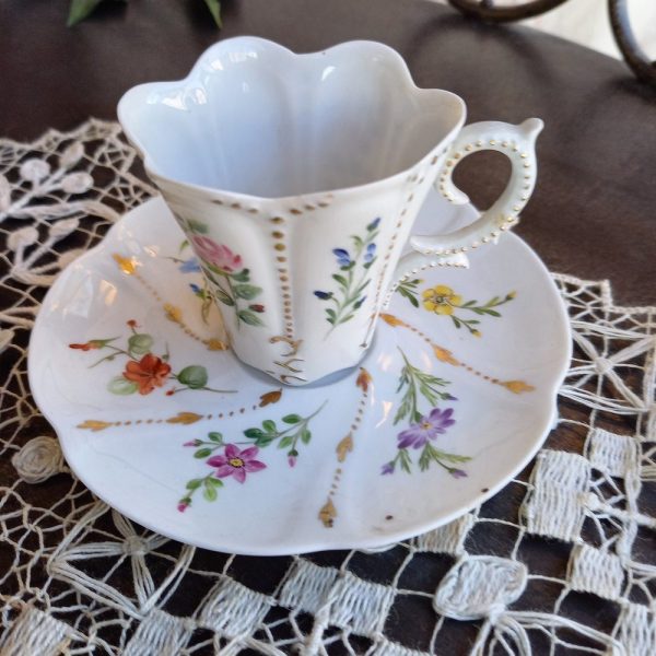 Tasse porcelaine de Limoges Décor fleurs peint à la main