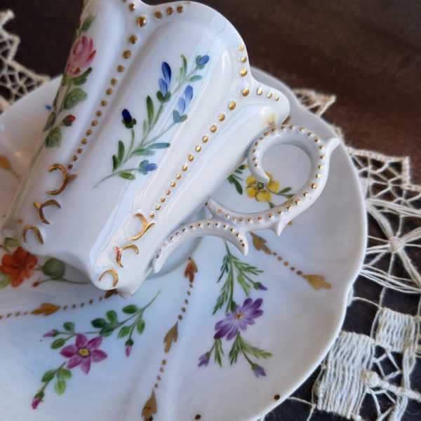 Tasse porcelaine de Limoges Décor fleurs peint à la main