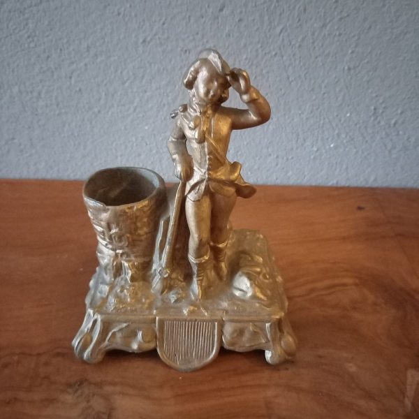 Petit Page, Porte-Allumettes ou Pyrogène Régule doré