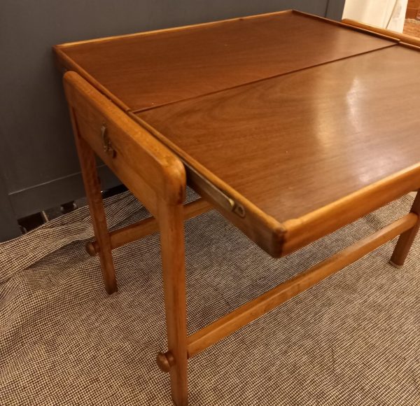 Table-Desserte à système