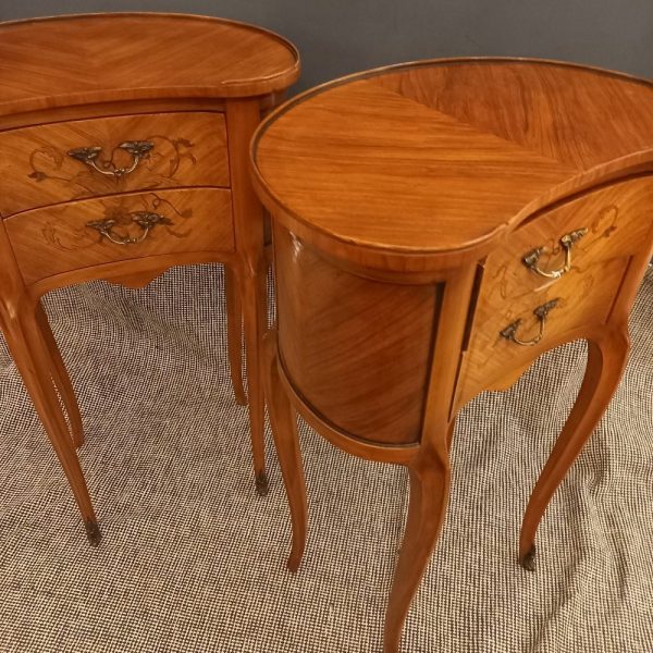 Paire de Chevets, Rognon Marqueté, Style Louis XV époque 1930 2 Tiroirs