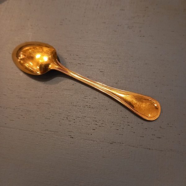 12 cuillères à Moka Christofle en métal argenté et doré Présenté dans leur coffret