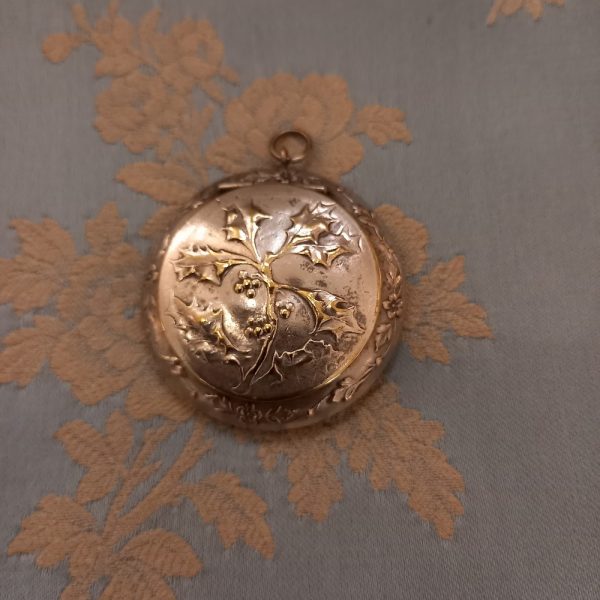 Petit Poudrier rond avec anneau Miroir sous le couvercle Métal argenté, traces d'usure époque 1900