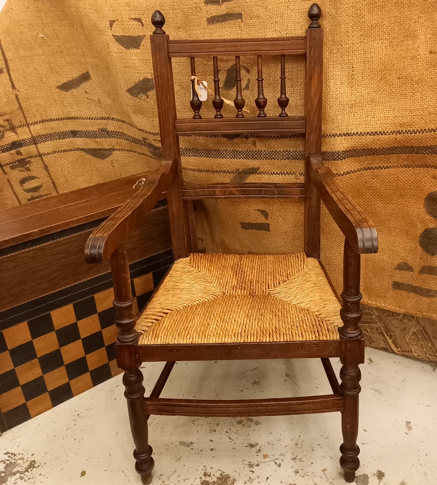 Chaise ou Fauteuil d'enfant Hêtre, Assise paillée époque moderne