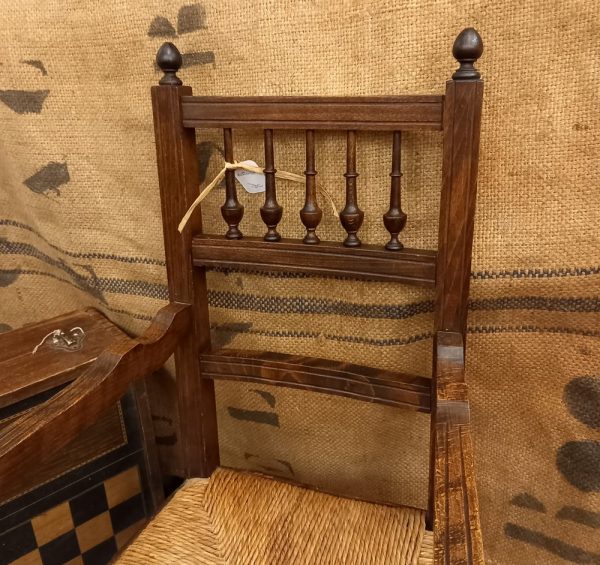 Chaise ou Fauteuil d'enfant Hêtre, Assise paillée époque moderne