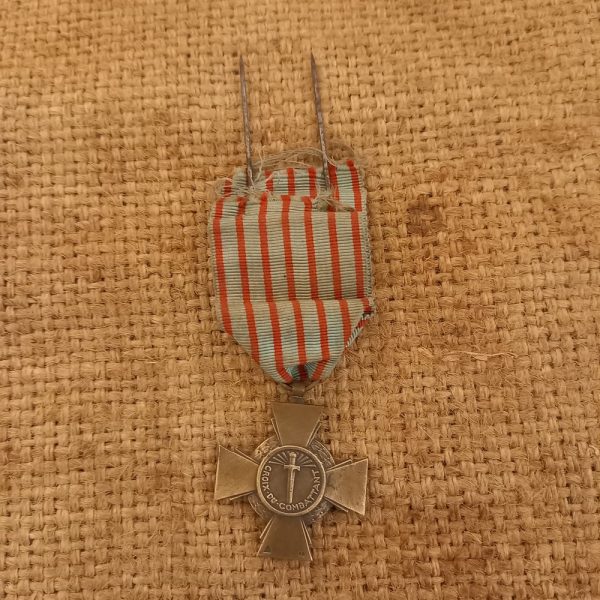 Croix du Combat Médaille Militaire avec Ruban