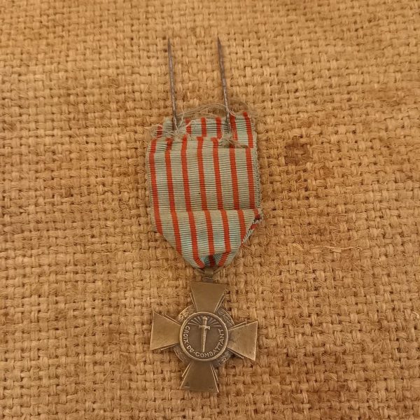 Croix du Combat Médaille Militaire avec Ruban