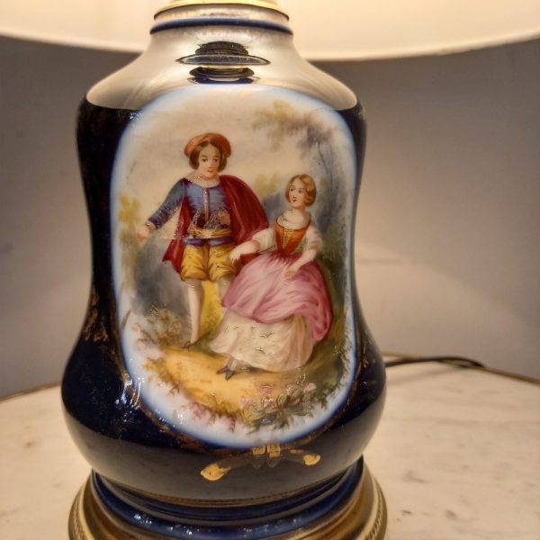 Lampe à Poser Ancienne lampe à pétrole Louis-Philippe Porcelaine et Laiton