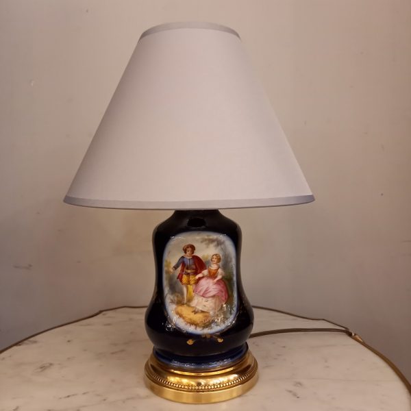 Lampe à Poser Ancienne lampe à pétrole Louis-Philippe Porcelaine et Laiton