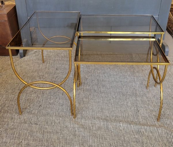 Tables Gigognes Basses Laiton et Verre Fumé Epoque 1970
