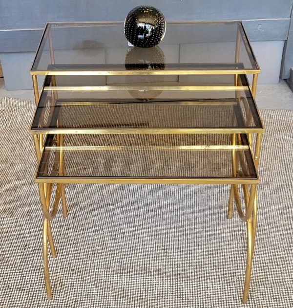 Tables Gigognes Basses Laiton et Verre Fumé Epoque 1970