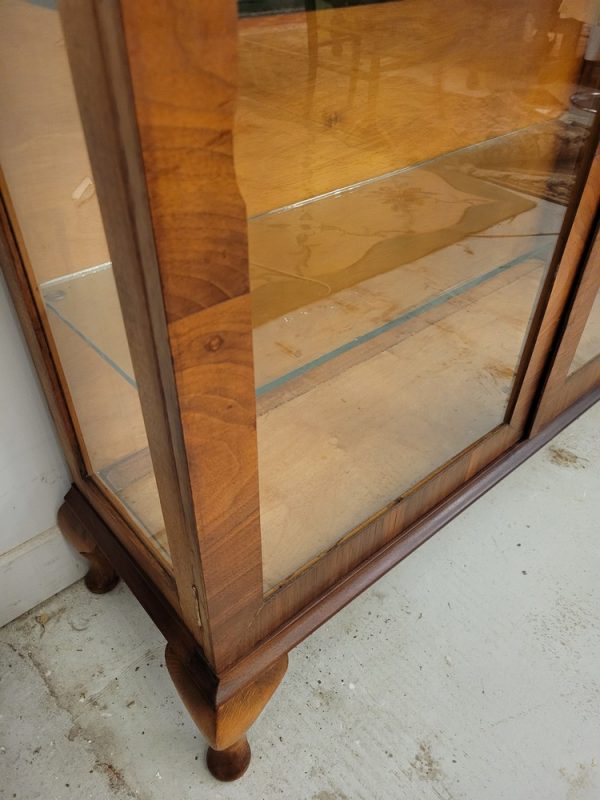 Meuble Vitrine Bar Vintage, Années 1950 Noyer, Verre Gravé et Miroir