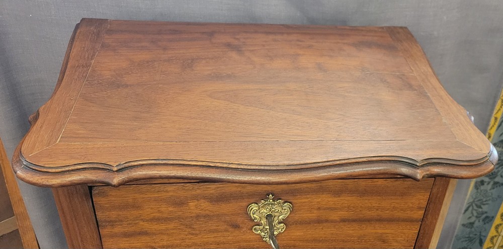 Chiffonnier-Semainier Style Louis XV, Années 1950