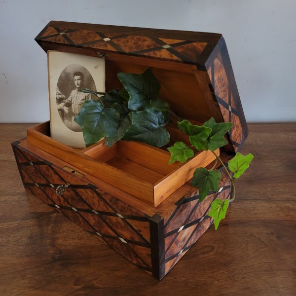 Ancien Coffret, Boîte à Bijoux Loupe de Thuya, Nacre 