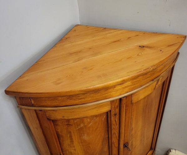 Encoignure Basse Style Rustique Pin Clair, Epoque 1940