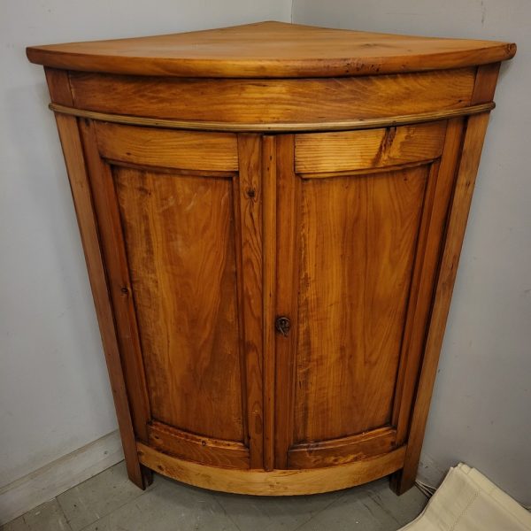 Encoignure Basse Style Rustique Pin Clair, Epoque 1940
