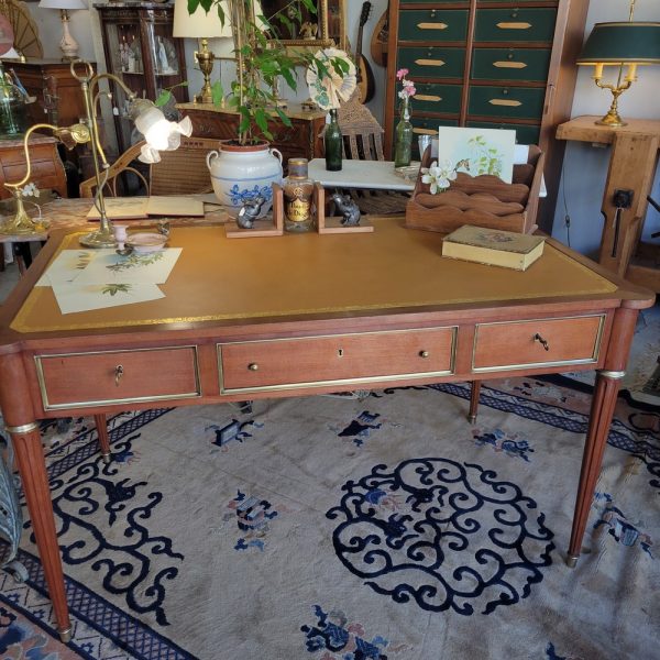 Bureau Plat Louis XVI Acajou et Laiton