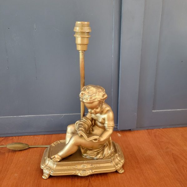 Petite Lampe Vintage, Enfant à la Lecture