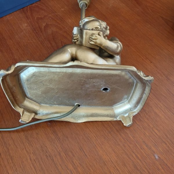 Petite Lampe Vintage, Enfant à la Lecture
