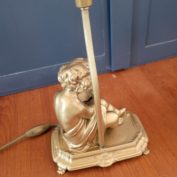 Petite Lampe Vintage, Enfant à la Lecture