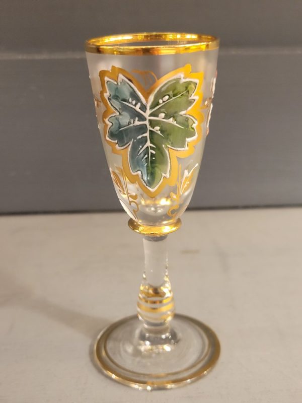 Verre à Liqueur Verre Soufflé et Emaillé Décor de Vigne, époque Fin XIXè
