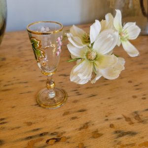 Verre à Liqueur Verre Soufflé et Emaillé Décor de Vigne, époque Fin XIXè