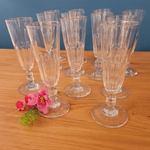 12 flûtes à champagne Cristal Baccarat Clermont, Soufflés, époque XIXè