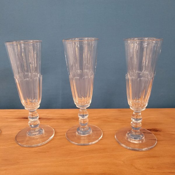 12 flûtes à champagne Cristal Baccarat Clermont, Soufflés, époque XIXè