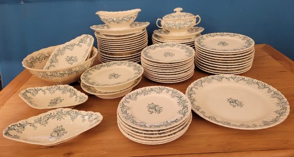 Service de Table, Modèle Louis XVI Terre de Fer Longchamp