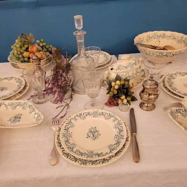 Service de Table, Modèle Louis XVI Terre de Fer Longchamp