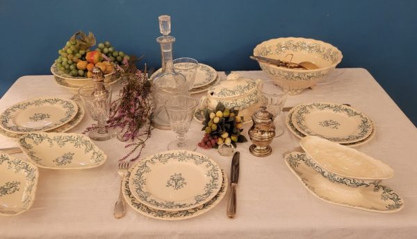 Service de Table, Modèle Louis XVI Terre de Fer Longchamp